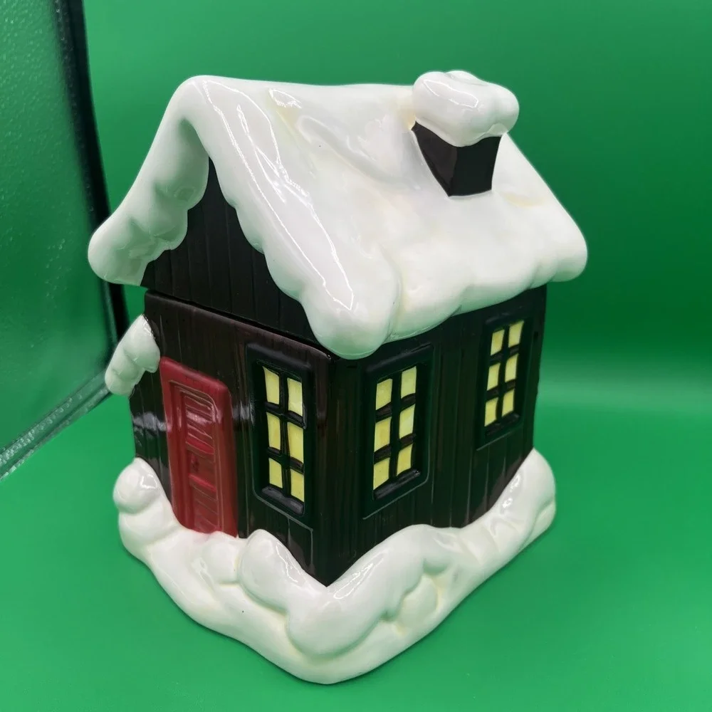 SCM Designs Snow Covered House‎ Ceramic Cookie Jar with snowman tree clean GHA3.